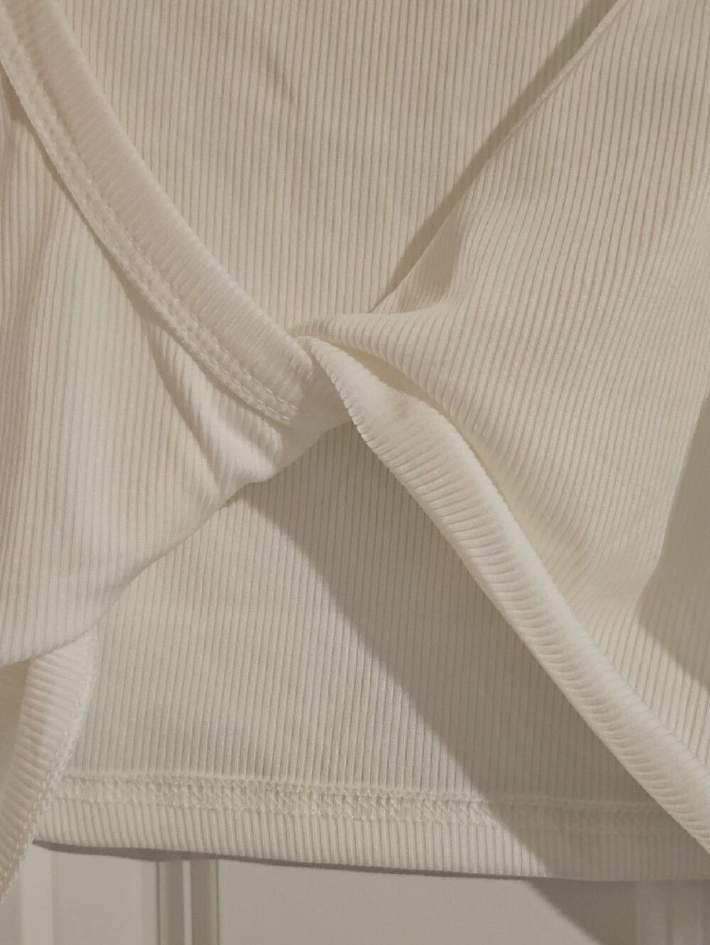 Women’s White Twist-Front Ribbed Crop Tank - Picture 2 of 4